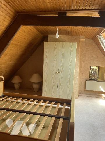 A VENDRE-LONGERE EN PIERRES avec grd garage en dépendance et jardin paysagé -LE GORVELLO Bourg