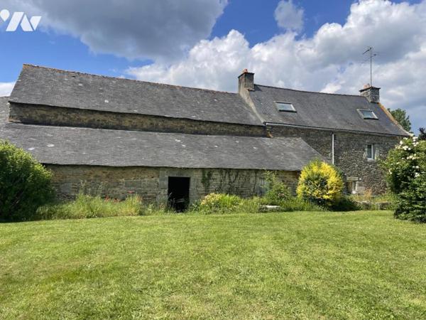 A VENDRE-LONGERE EN PIERRES avec grd garage en dépendance et jardin paysagé -LE GORVELLO Bourg