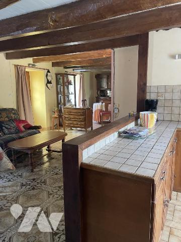 A VENDRE-LONGERE EN PIERRES avec grd garage en dépendance et jardin paysagé -LE GORVELLO Bourg