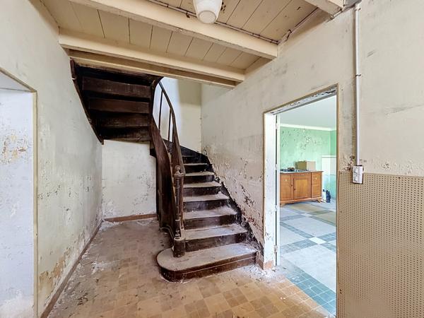 Champmillon : Maison en pierre à rénover