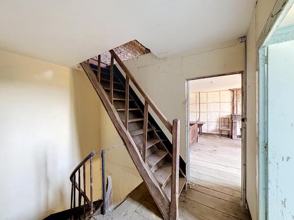 Champmillon : Maison en pierre à rénover