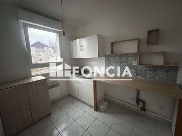 Location Appartement 3 pièces 65.6 m² - 19 AVENUE DE L'EUROPE CAGE B Le Coudray 28630