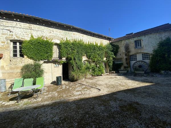 Élégante demeure de caractère du XIX° siècle au cœur d'un parc paysager