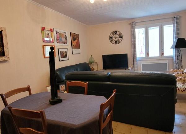 Maison à vendre    3 pièces •  Pont-Saint-Esprit