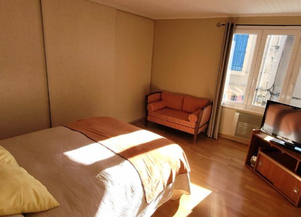 Maison à vendre    3 pièces •  Pont-Saint-Esprit