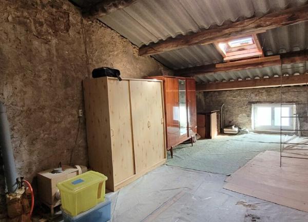 Maison à vendre    3 pièces •  Pont-Saint-Esprit