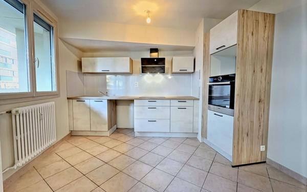 Appartement à vendre    3 pièces • 68 m2 Chenôve