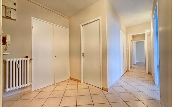 Appartement à vendre    3 pièces • 68 m2 Chenôve