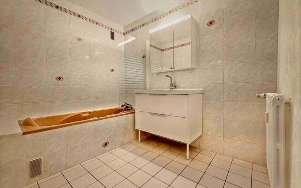 Appartement à vendre    3 pièces • 68 m2 Chenôve