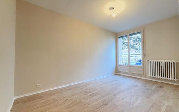 Appartement à vendre    3 pièces • 68 m2 Chenôve