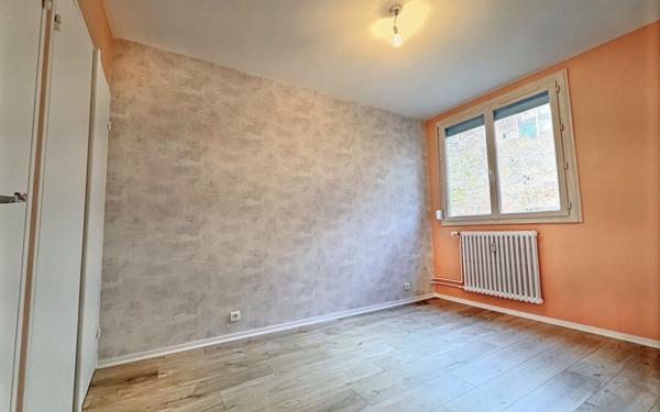 Appartement à vendre    3 pièces • 68 m2 Chenôve