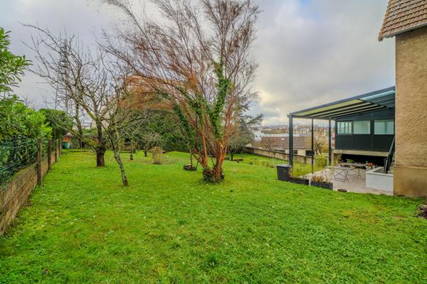 Maison Nevers, 4 chambres, quartier Victor Hugo, Polyclinique du Val de Loire, Garage, Terrain arboré, aucun travaux, 2h30 de Paris