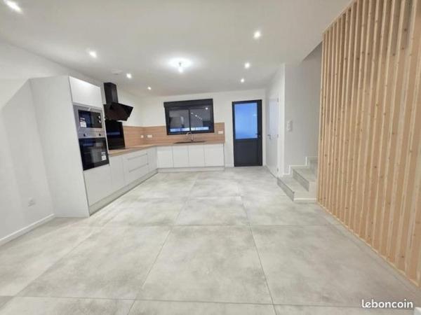 Maison à SOTTEVILLE-LES-ROUEN, 76300 - 6 pièces 117m²