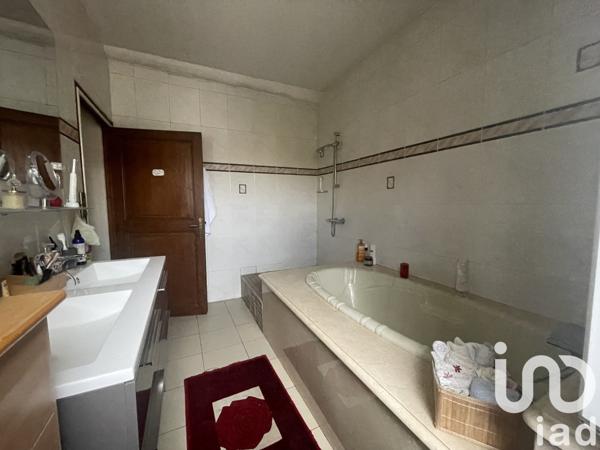 Duplex 7 pièces de 149 m² à Alès (30100)