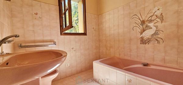 A Souillac maison de 173 m² au calme avec une belle vue sur la vallée de la Dordogne.