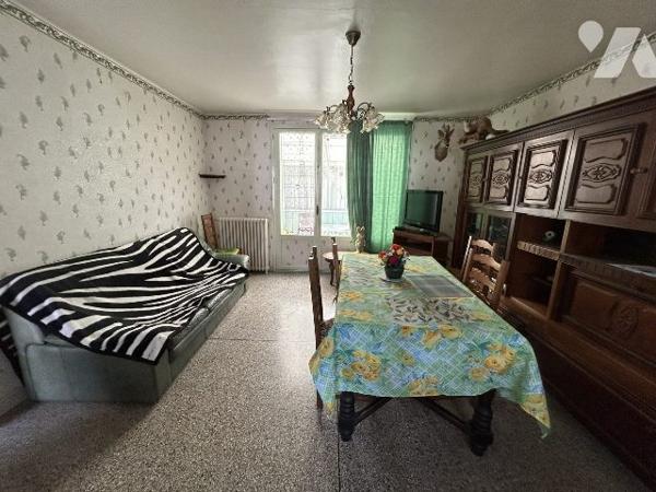 maison semi mitoyenne sur sous-sol avec jardin