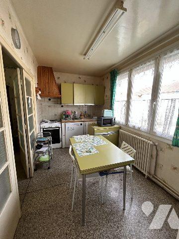 maison semi mitoyenne sur sous-sol avec jardin