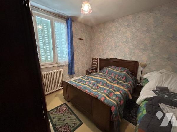 maison semi mitoyenne sur sous-sol avec jardin