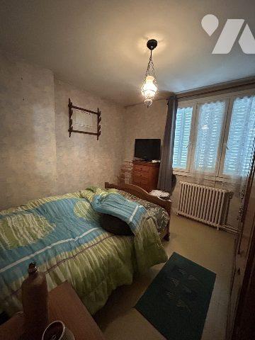 maison semi mitoyenne sur sous-sol avec jardin