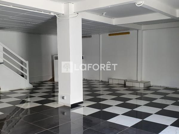Location local commercial Baillif - 247 m² - 2 096 €/mois
