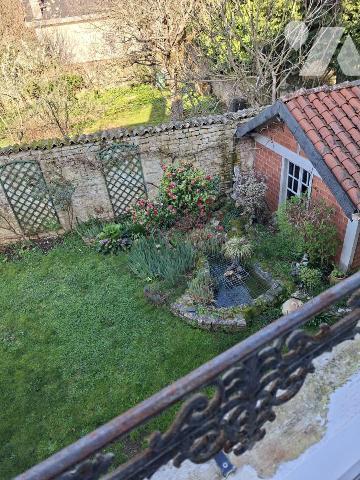 CENTRE CELLES SUR BELLE, maison de ville 