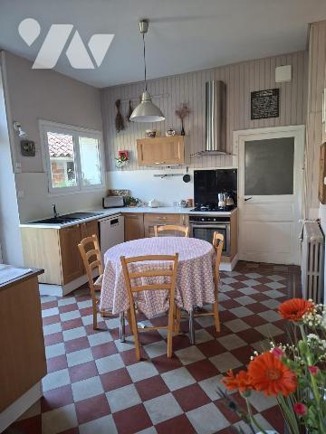 CENTRE CELLES SUR BELLE, maison de ville 