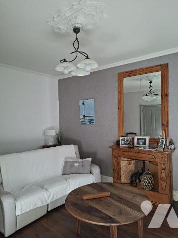 CENTRE CELLES SUR BELLE, maison de ville 