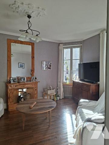 CENTRE CELLES SUR BELLE, maison de ville 