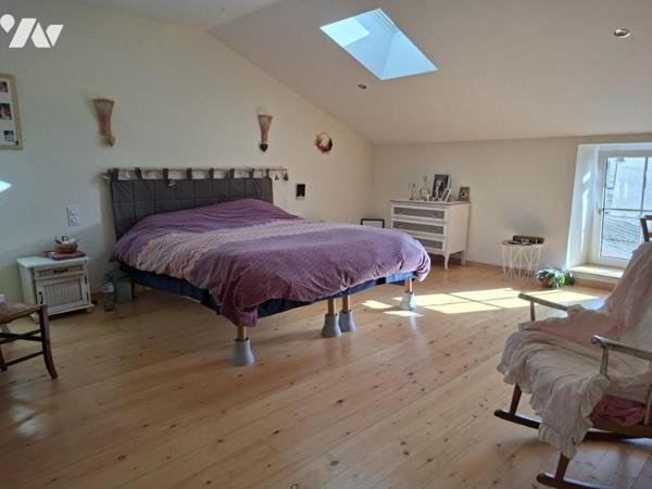 CENTRE CELLES SUR BELLE, maison de ville 