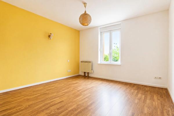 BIEN RARE A DOLE: Maison Bourgeoise aux volumes exceptionnels