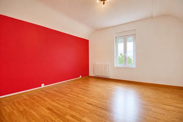 BIEN RARE A DOLE: Maison Bourgeoise aux volumes exceptionnels