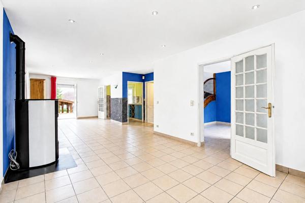 BIEN RARE A DOLE: Maison Bourgeoise aux volumes exceptionnels