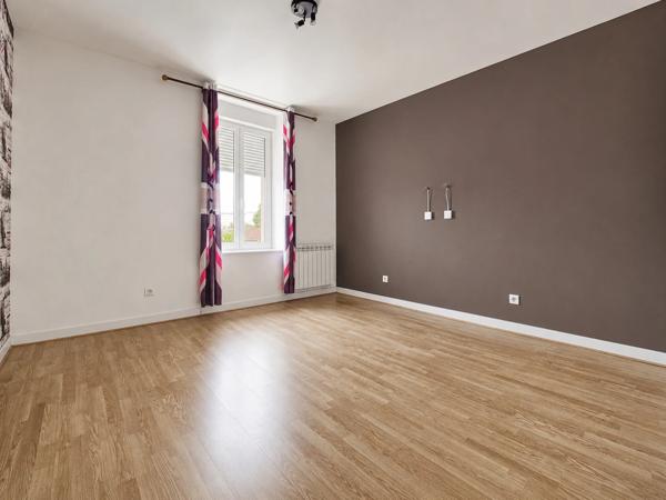 BIEN RARE A DOLE: Maison Bourgeoise aux volumes exceptionnels