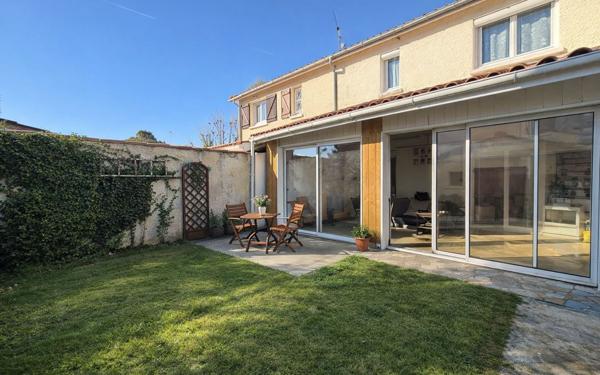 Maison à vendre    4 pièces • 80,46 m2 Bordeaux