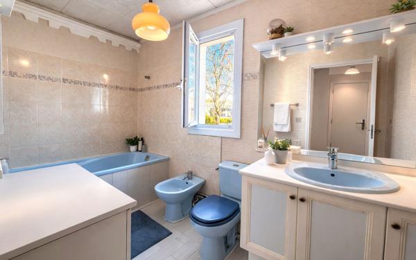 Maison à vendre    4 pièces • 80,46 m2 Bordeaux