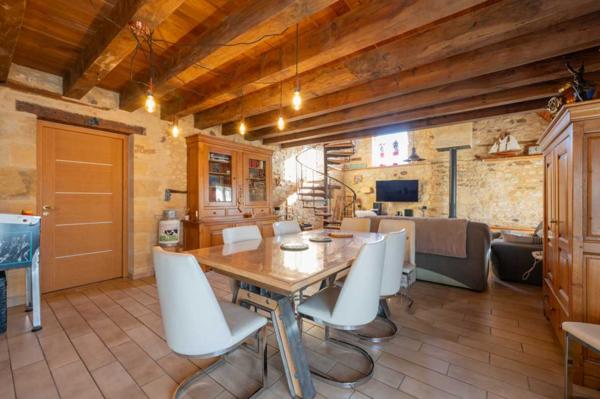 Maison ancienne - Gourdon Secteur GOURDON - Site privilégié pour cette Propriété avec gites et piscine sur 1ha