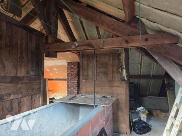 A VENDRE sur la commune de BAR SUR SEINE (10110), une maison d'habitation des années 60, élevée...