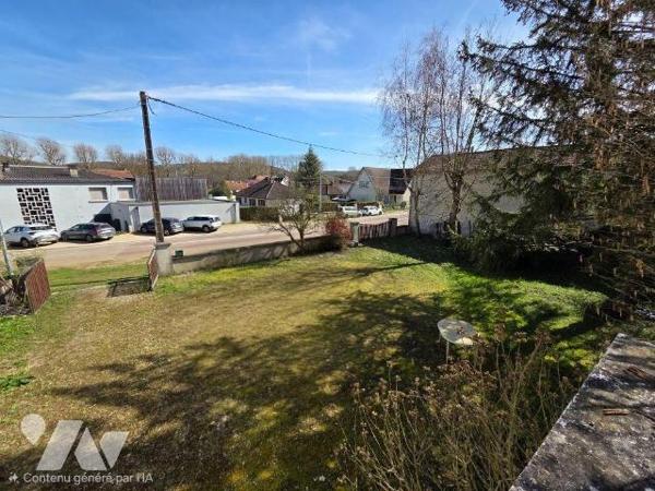 A VENDRE sur la commune de BAR SUR SEINE (10110), une maison d'habitation des années 60, élevée...