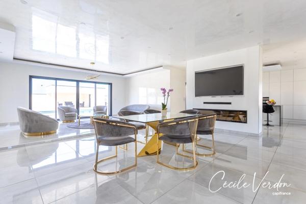 Maison moderne haut de gamme 226 m2 à vendre Bergerac - 9 pièces - 4 chambres - piscine