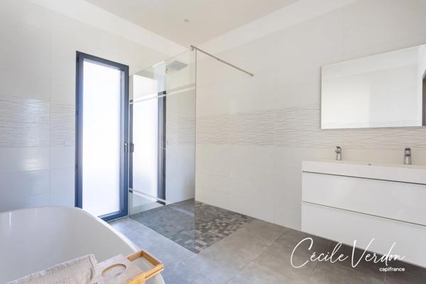 Maison moderne haut de gamme 226 m2 à vendre Bergerac - 9 pièces - 4 chambres - piscine