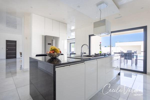 Maison moderne haut de gamme 226 m2 à vendre Bergerac - 9 pièces - 4 chambres - piscine