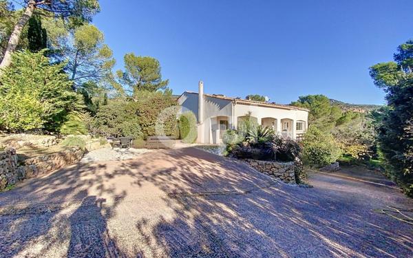 Maison à vendre    8 pièces •  Roquebrune-sur-Argens