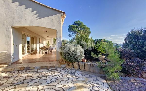 Maison à vendre    8 pièces •  Roquebrune-sur-Argens