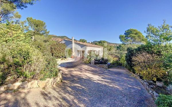 Maison à vendre    8 pièces •  Roquebrune-sur-Argens