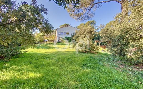 Maison à vendre    8 pièces •  Roquebrune-sur-Argens