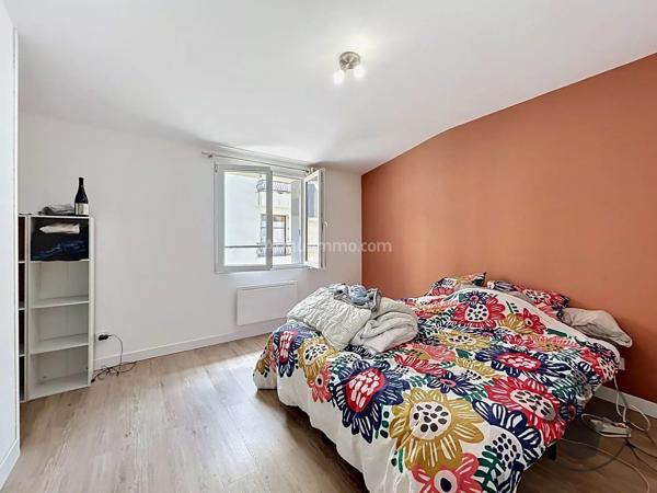 Location                                                      Appartement
                        
                     2 pièces                      32 m2                     à Libourne