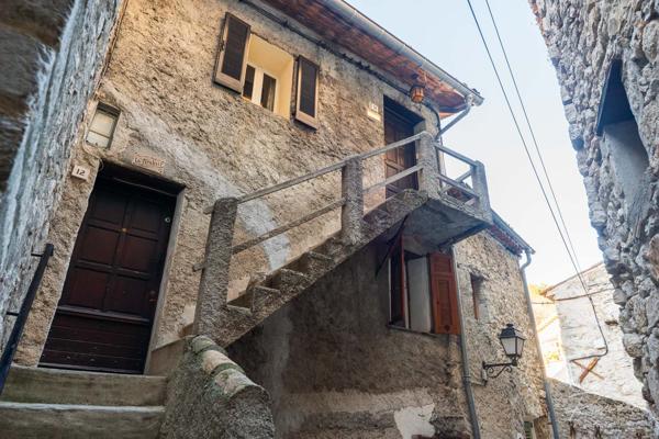 Peillon (06440) Studio avec terrasse dans le village médiéval de Peillon – à 20 minutes de Nice