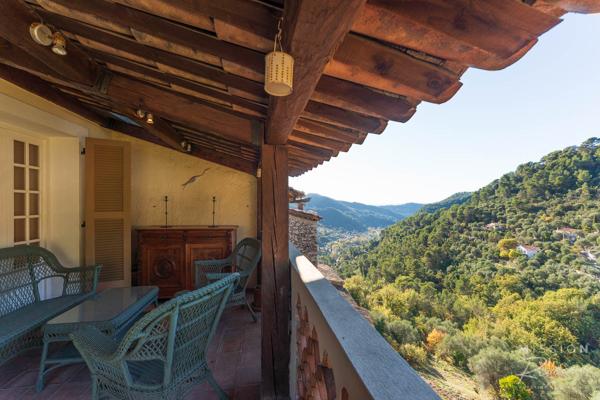 Peillon (06440) Studio avec terrasse dans le village médiéval de Peillon – à 20 minutes de Nice