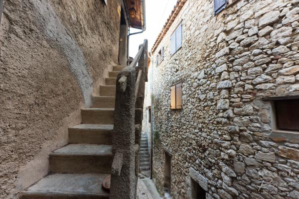 Peillon (06440) Studio avec terrasse dans le village médiéval de Peillon – à 20 minutes de Nice