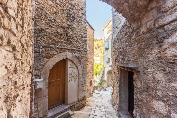 Peillon (06440) Studio avec terrasse dans le village médiéval de Peillon – à 20 minutes de Nice